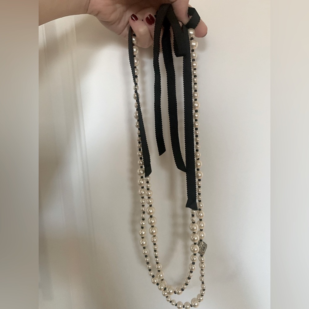 Ann Taylor pearl necklace